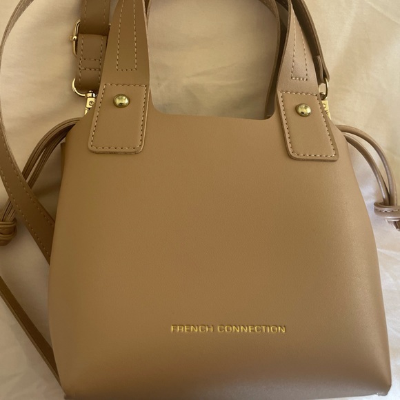 French connection crossbody - Picture 1 of 4